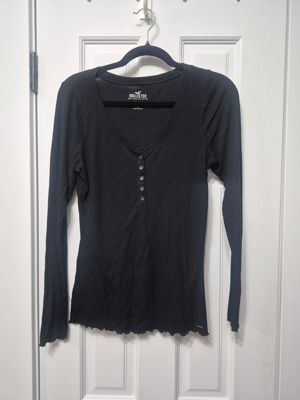 Hollister Black Ribbed Long-Sleeve Henley Top